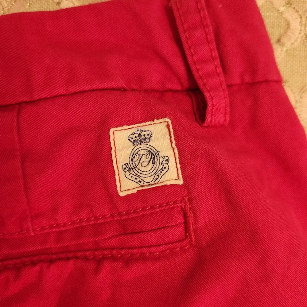 Tommy Hilfiger Women's 5 Inch Chino Shorts in Fuchsia, Size 4 - Picture 5 of 10